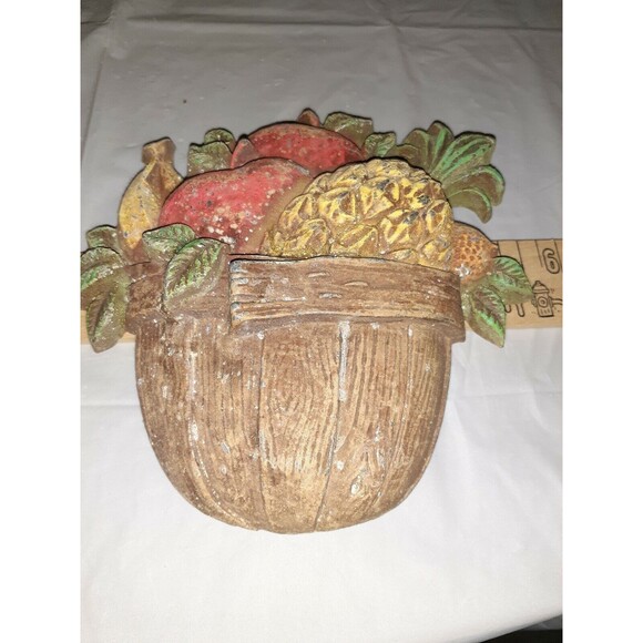 Vintage 1978 Sexton Fruit Basket Wall Hanging #119953 Metal Hand Painted - Picture 2 of 9
